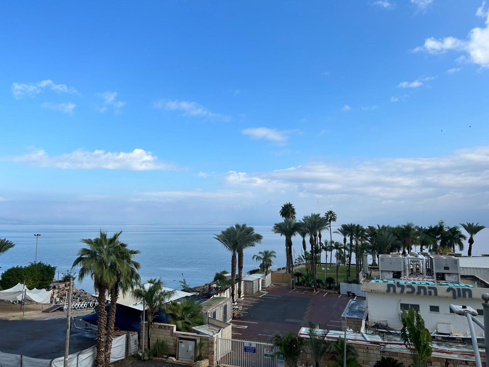 תכלת על הכינרת Light Blue On The Kinneret